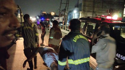 Lucknow News: Accident on Lucknow-Sitapur highway, car collides with parked crane, two friends died