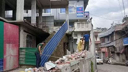 old mosque in Mandi was spread over 45 square meters after demolishing it 231 square meters were occupied