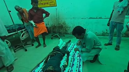 मेडिकल कॉलेज का निरीक्षण: प्रभारी मंत्री ने पकड़ा बाहर से दवाइयां लिखने का खेल, जमीन पर लेटा मिला मरीज Minister in charge caught the game of prescribing medicines from outside