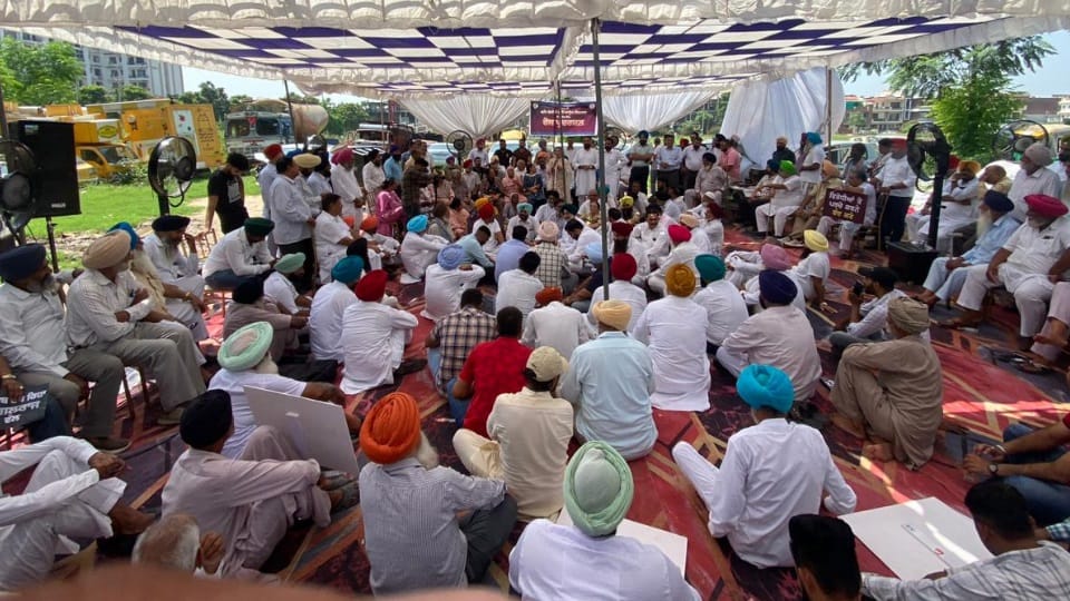 Congress protests against deteriorating law and order situation in Punjab