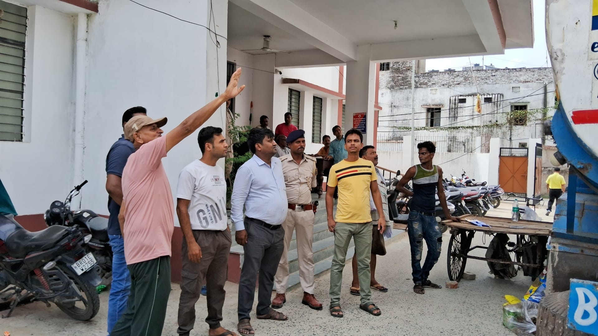 Muzaffarpur: Alcohol was being smuggled under cover of oil in an oil tanker, excise department caught it