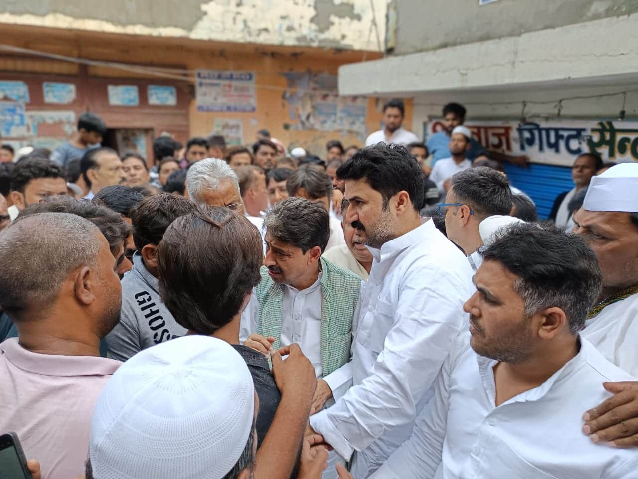 Meerut Building Collapse: grief in Zakir Colony even after two days