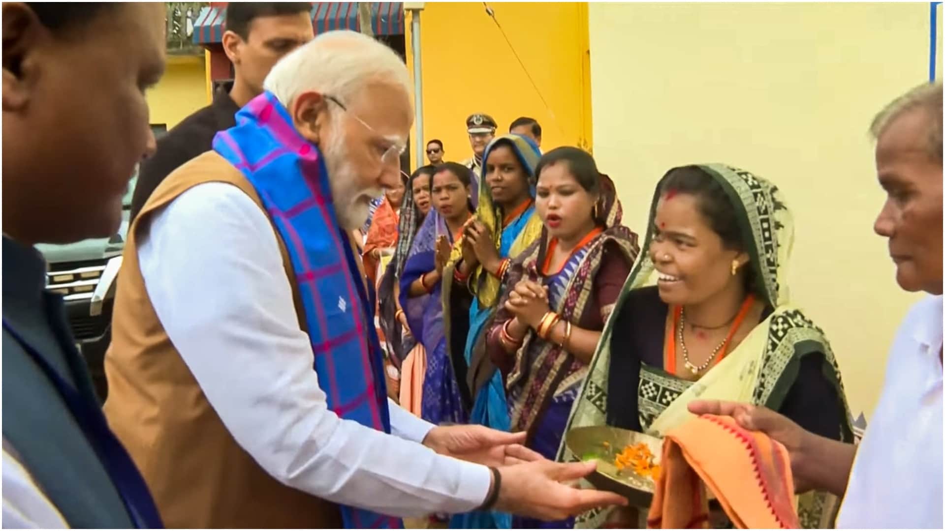 PM's big attack on Congress, said- power hungry people have problem with Ganesh Puja