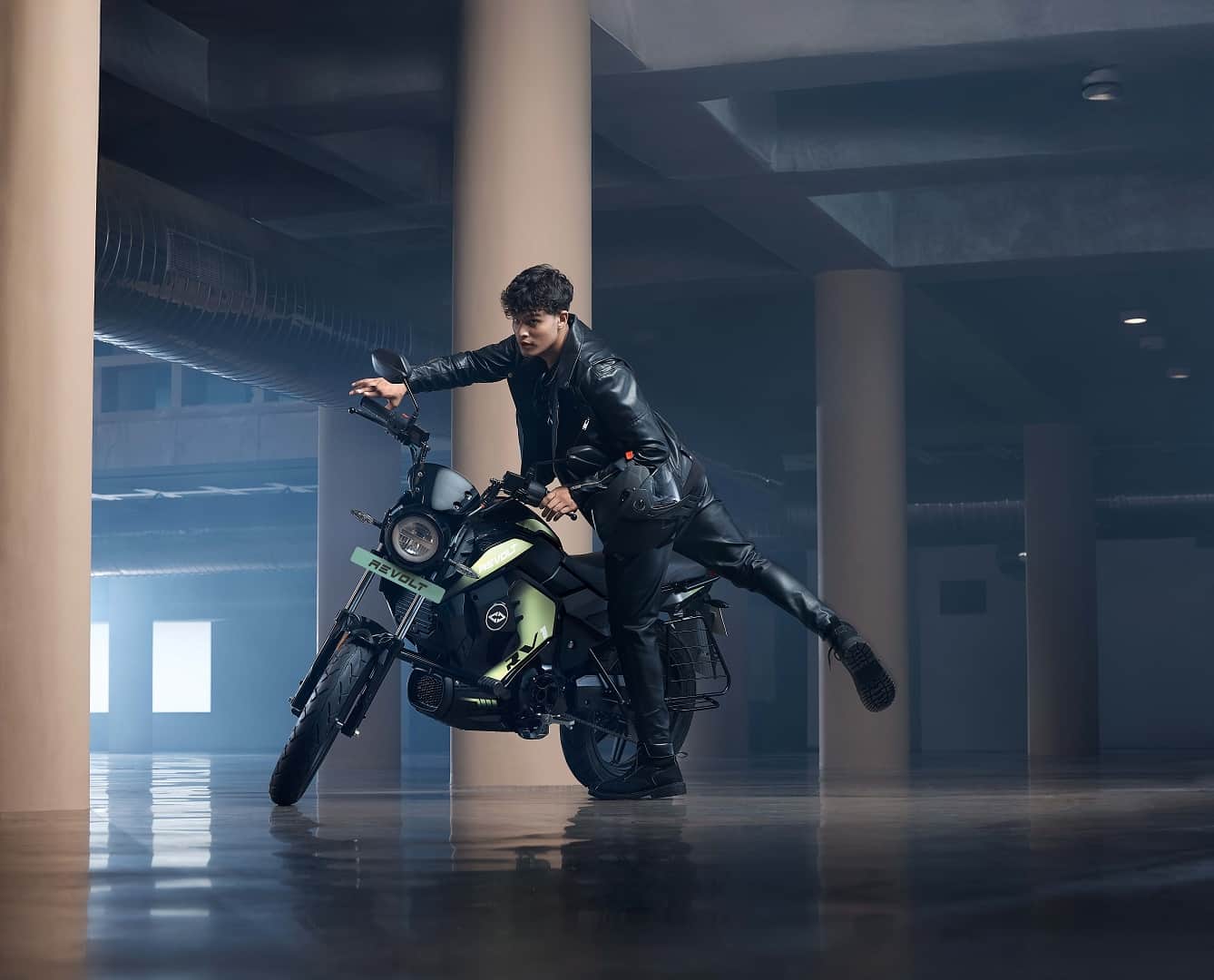 Revolt Motors launches Revolt RV1 Electric Commuter Motorcycle in India Know Price Range Spec Features