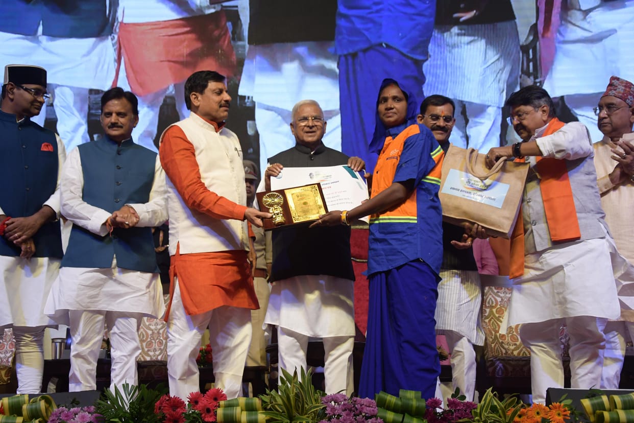 MP News: Jan Aushadhi Centers launched in 50 districts, CM said - Safai Mitras will get incentive amount of Rs
