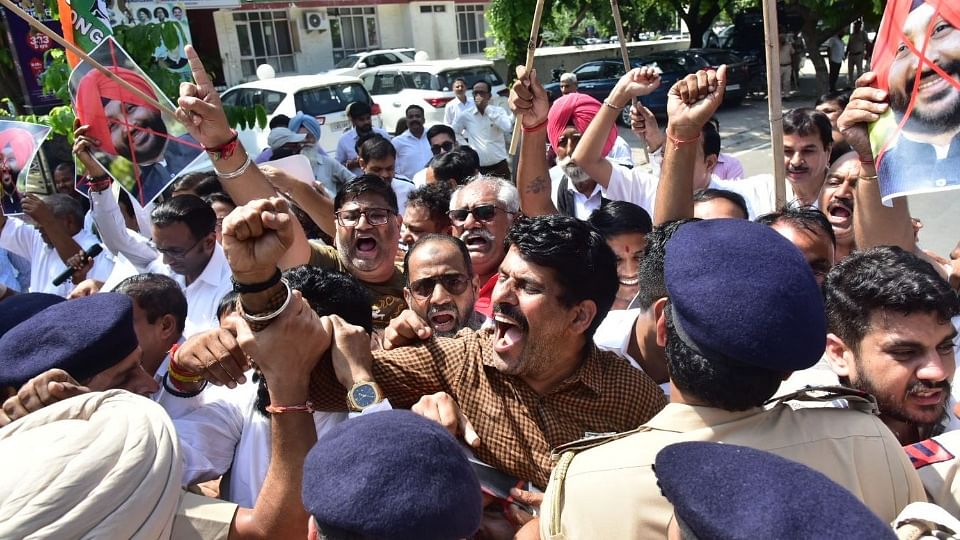 Chandigarh congress protest over MP Ravneet singh bittu statement on Rahul Gandhi