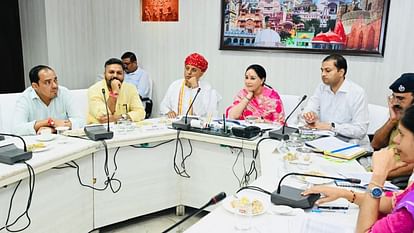 Rajasthan: जलभराव से निपटने के लिए बनेगा मास्टर ड्रेनेज प्लान, सड़क सुधार के लिए प्रस्ताव भेजने के निर्देश A master drainage plan will be made in the state to deal with waterlogging
