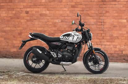 Triumph Speed T4 Vs Royal Enfield Hunter 350 Comparison Which Bike is Better in 350cc Roadster Segment