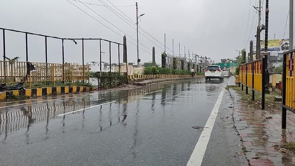 Impact of "Yaagi" storm in many districts of Purvanchal
