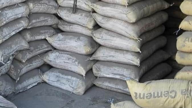 हिमाचल में सीमेंट कंपनियों ने एक महीने में दूसरी बार बढ़ाए दाम, जनता पर महंगाई का असर, सरकार देख रही तमाशा