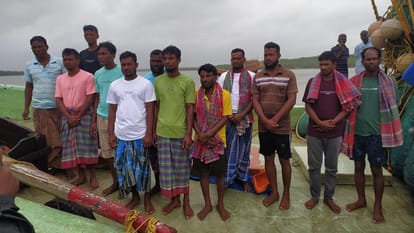 Indian Coast Guard rescued 12 Bangladeshi fishermen stranded in the sea