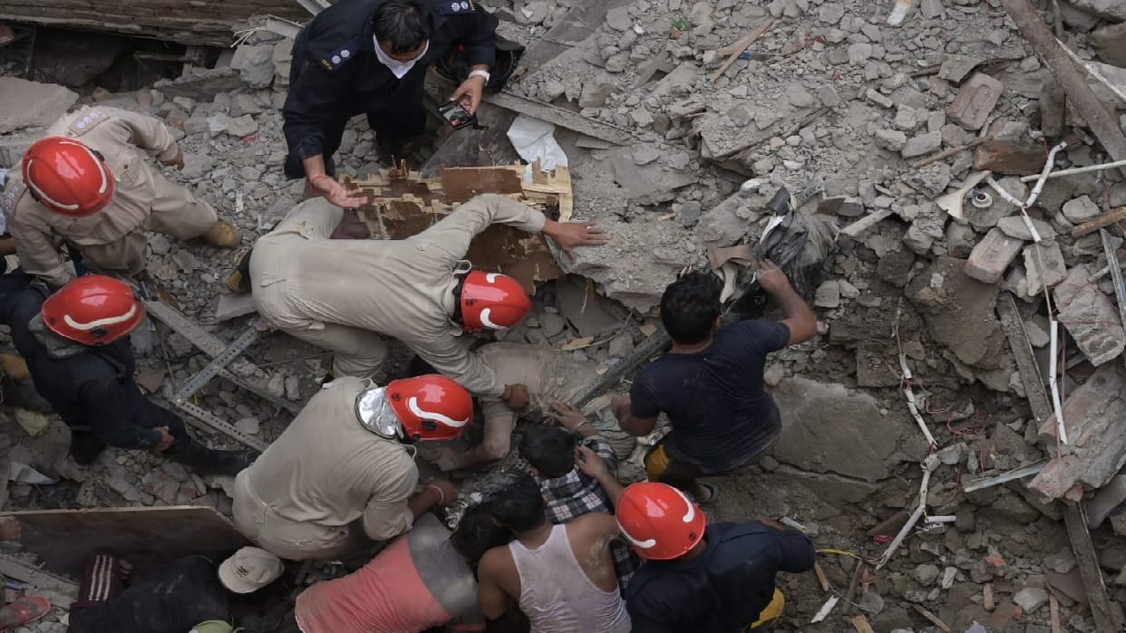 Karol Bagh accident four dead and 14 injured in this incident
