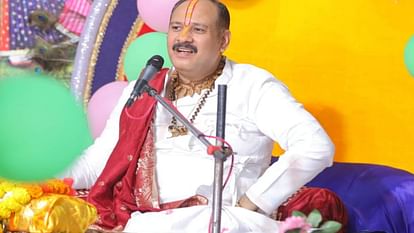 MP News: सीहोर में पंडित प्रदीप मिश्रा बोले- मां और परमात्मा दोनों कभी अपने बच्चों से भेद नहीं करते MP News Pandit Pradeep Mishra said in Sehore Both mother and God never discriminate between their children