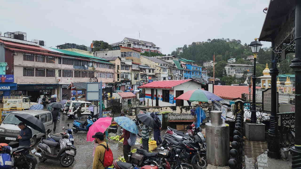 Badrinath highway closed in Chatwapipal since Tuesday night traffic diverted Uttarakhand Weather Yamunotri