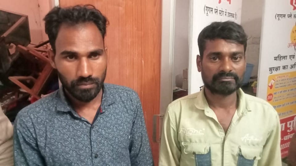 पुलिस की गिरफ्त में आरोपी