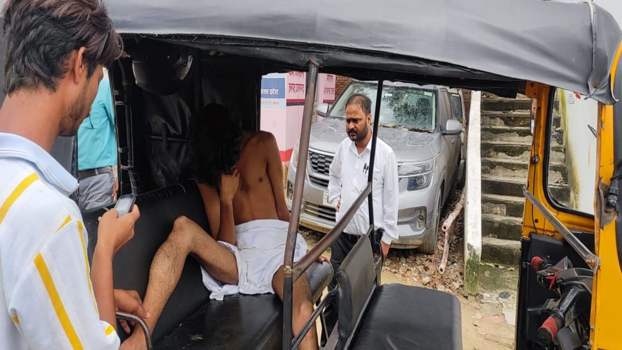 Son going to market with mother was kidnapped midway, beaten and thrown on roadside