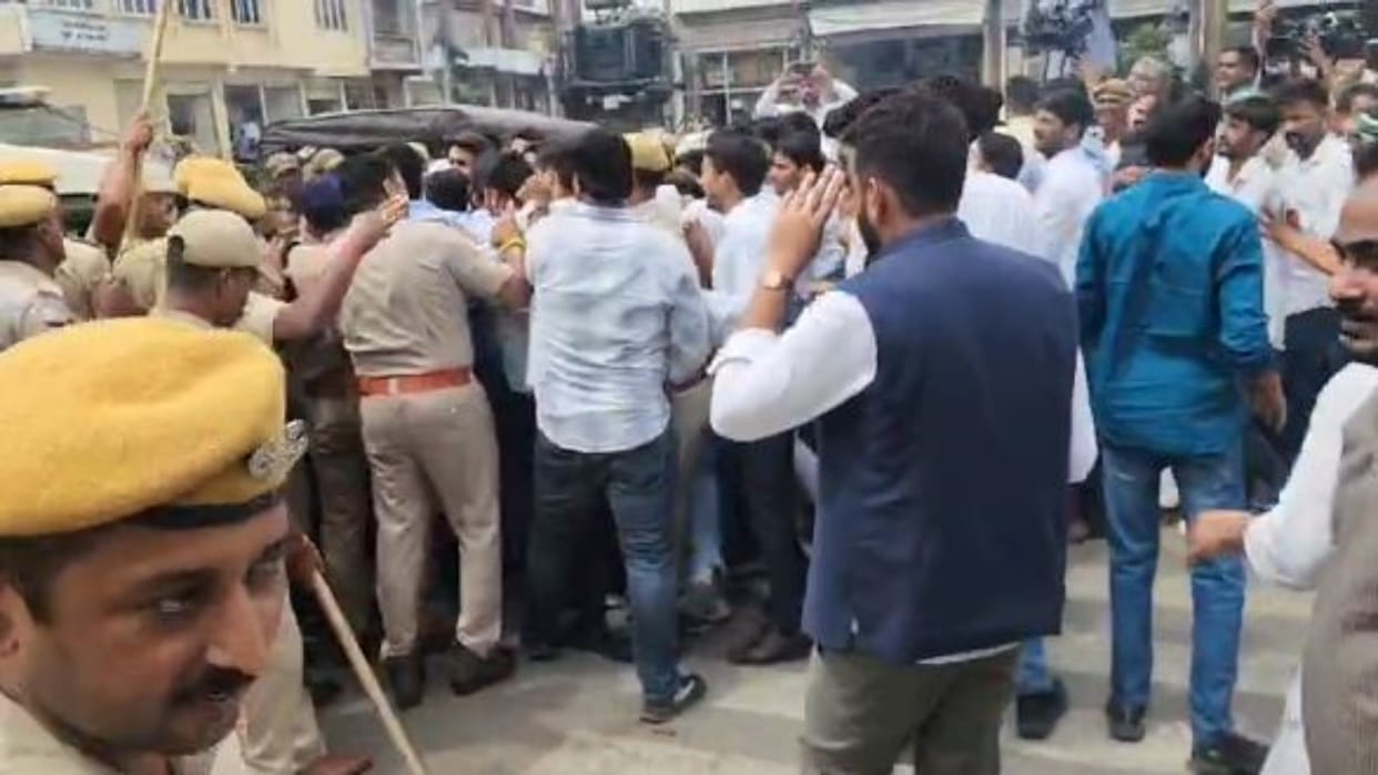 Rajasthan News: Youth Congress enraged by unrestrained remarks against Rahul Gandhi, workers protested