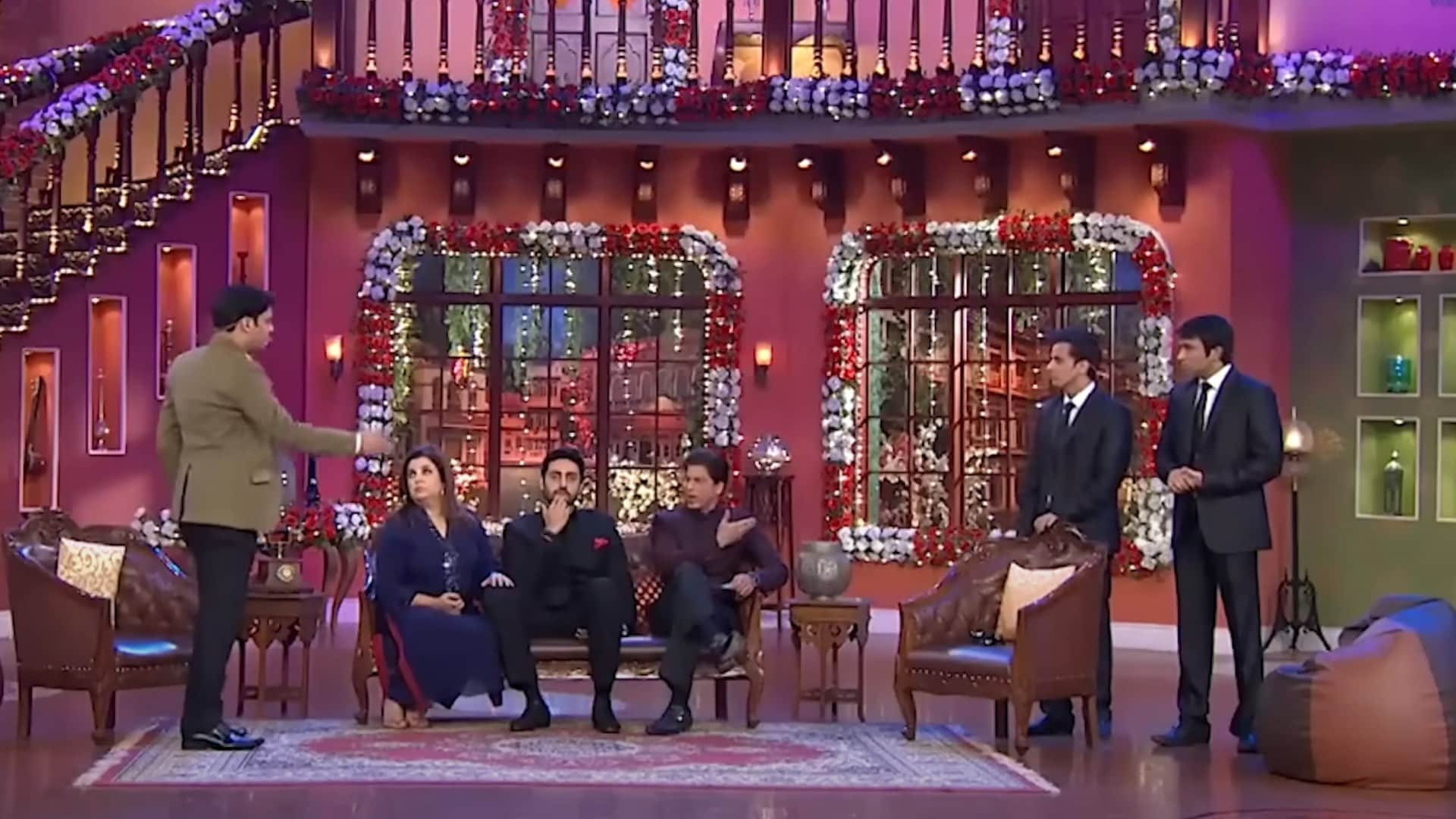When IC 814 Actor Rajiv Thakur eyes filled with tears on stage due to Shah Rukh Khan Prank