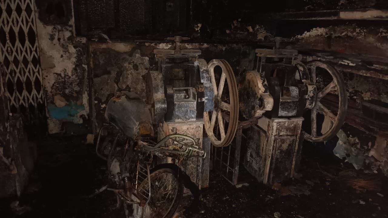 Durg In Gold And Silver Factory, Fire Started Due To Electric Scooter