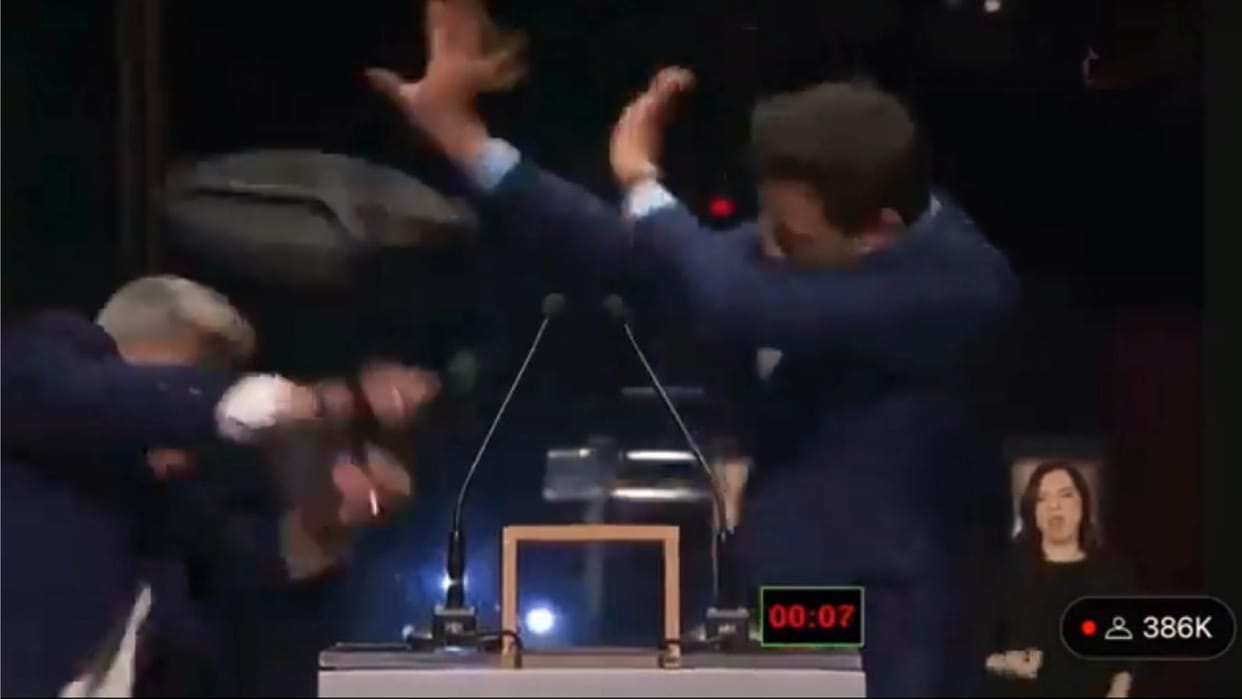 Brazil Mayoral Candidate Attacks Opponent With Chair On Live TV news in hindi