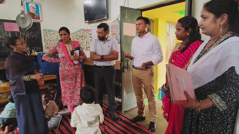 वजन मापने पहुंचे कलेक्टर