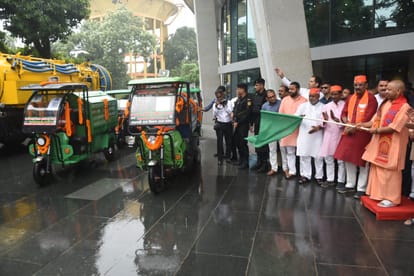 CM Yogi Adityanath asked to build greenfield road along Varuna Asi at Rudraksh Convention Center