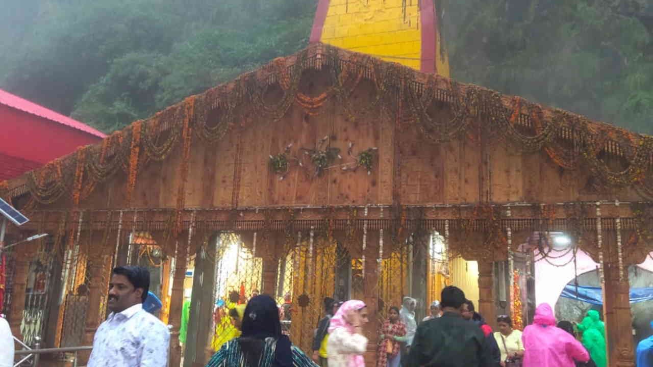 Yamunotri Dham number of devotees increased in a decade but facilities did not Uttarakhand News in hindi