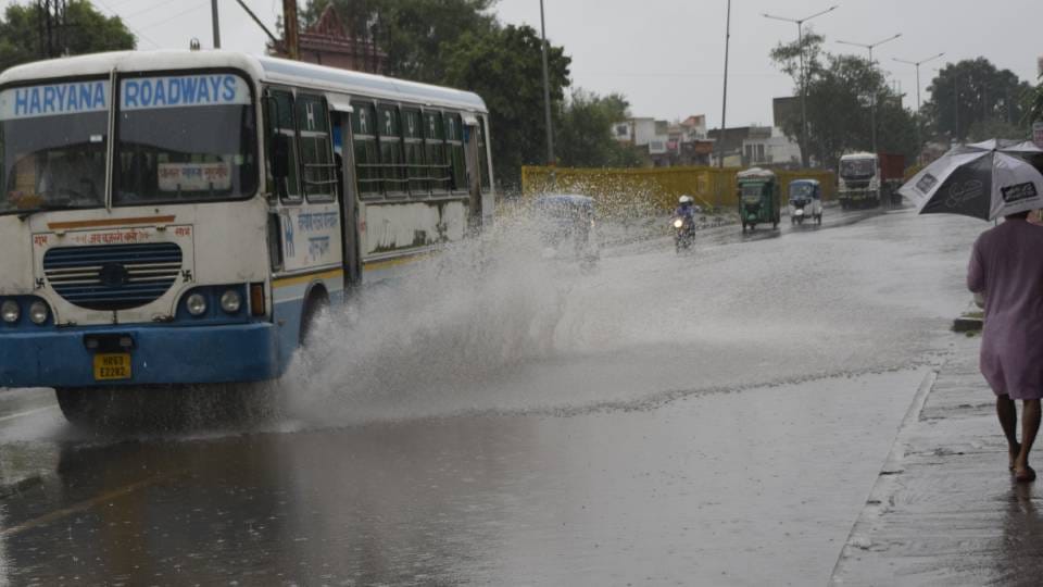 95.5 mm of rain fell in Agra in month of September After 85 years 40 houses collapsed