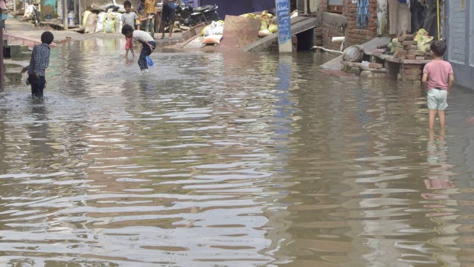 95.5 mm of rain fell in Agra in month of September After 85 years 40 houses collapsed