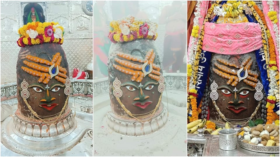 Ujjain: Baba Mahakal dressed in the form of Shri Krishna wearing turban and peacock feathers in Bhasma Aarti