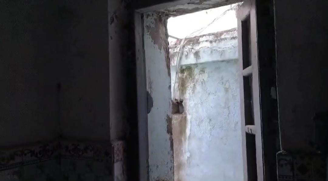 Bihar News: Prisoner escaped by breaking the bathroom window in Sitamarhi, had attempted suicide