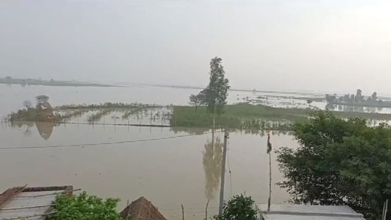 many villages cut off from Dataganj tehsil due to floods in Budaun