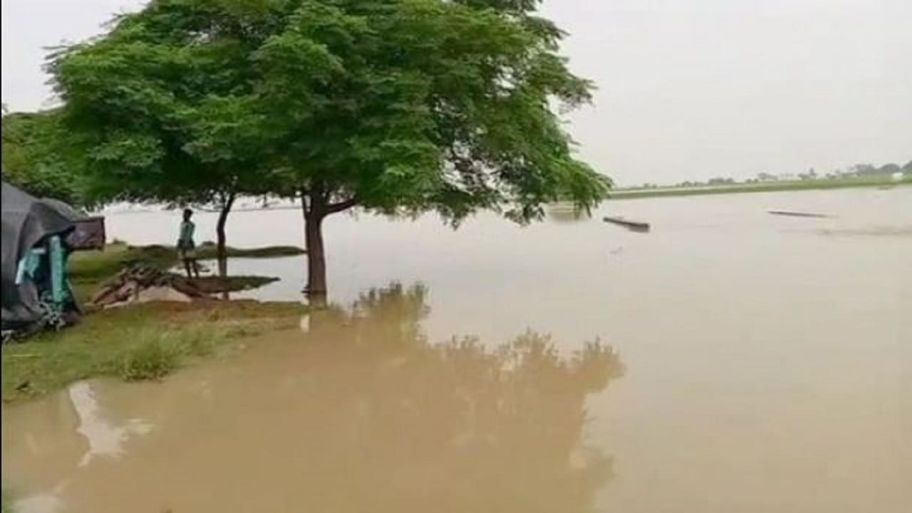 many villages cut off from Dataganj tehsil due to floods in Budaun