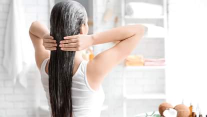 शैंपू के तुरंत बाद बालों में तेल लगाना नुकसानदायक या फायदेमंद?