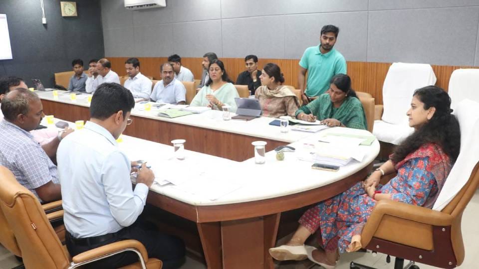 Jansunwai ranking in public hearing deteriorated Disclosure in Divisional Commissioner's meeting