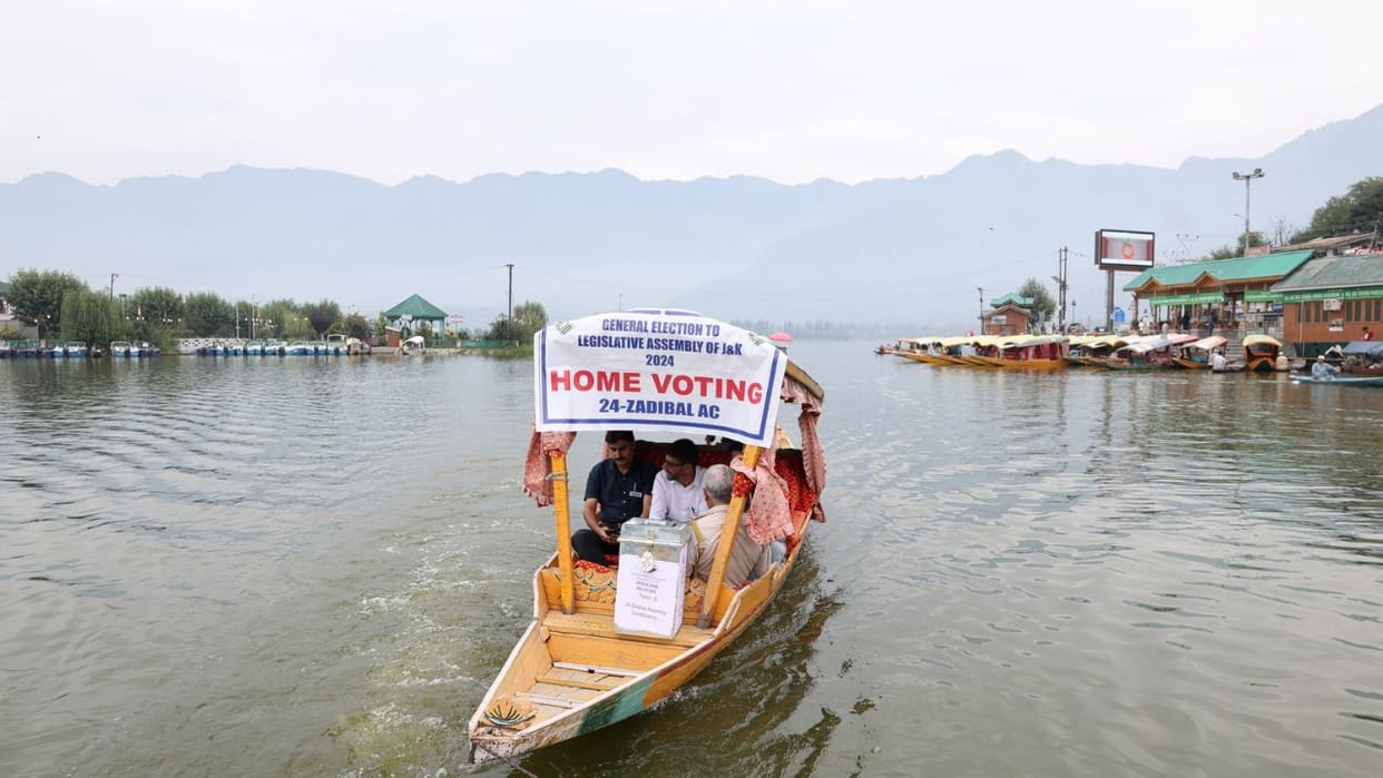 Home Voting Campaign: Election workers are going door to door in Jammu and Kashmir, see pictures of voting her