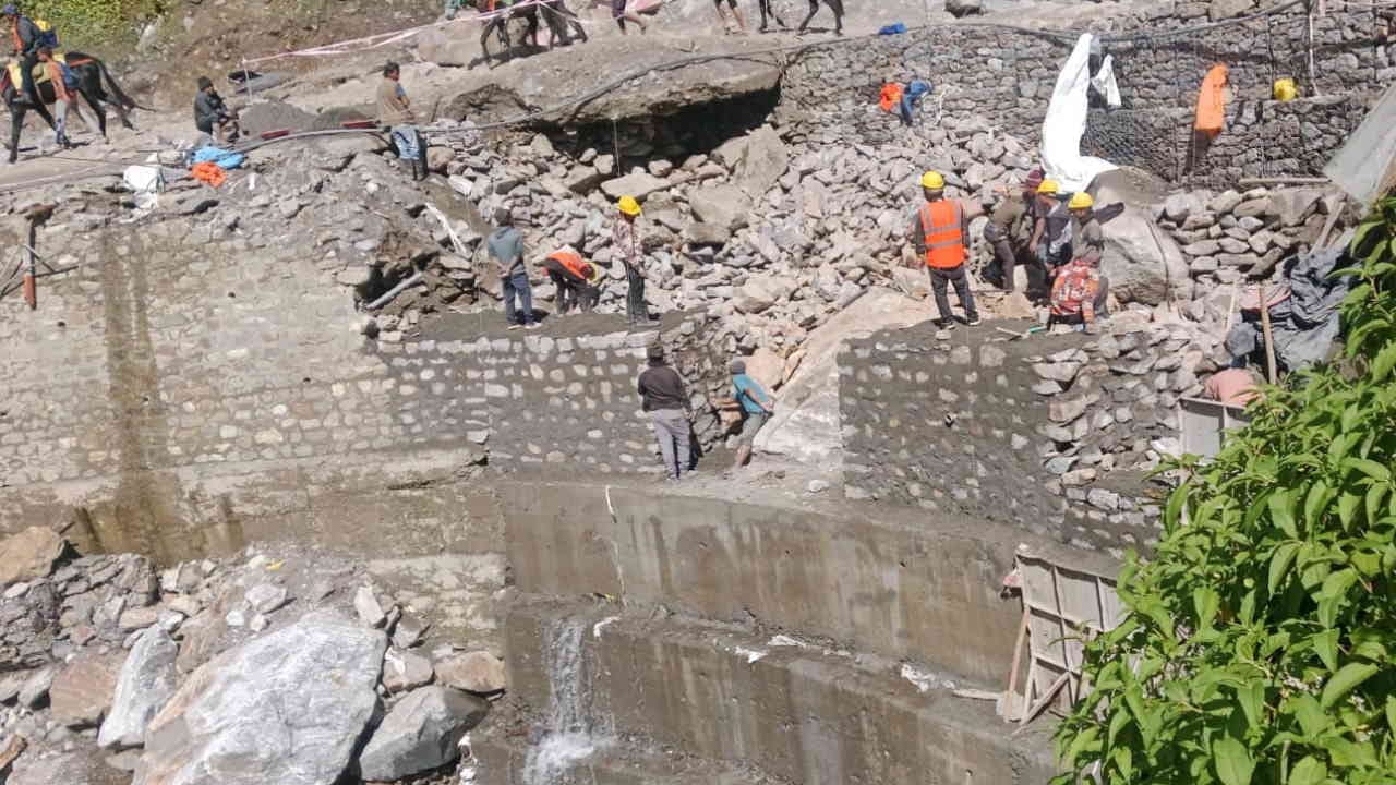 Gaurikund-Kedarnath walking path 400 workers are engaged in repairing Route Rudraprayag Uttarakhand News