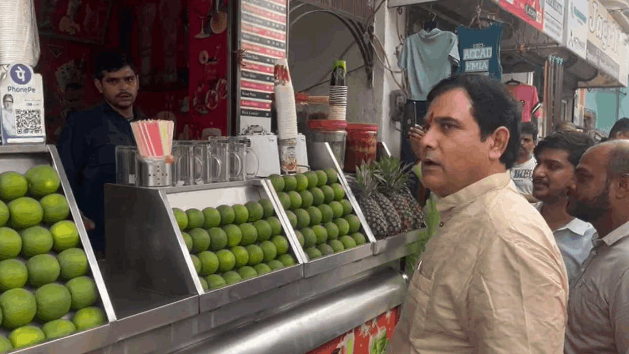 Nand Kishore Gurjar warned juice shopkeepers in Loni to vacate their shops