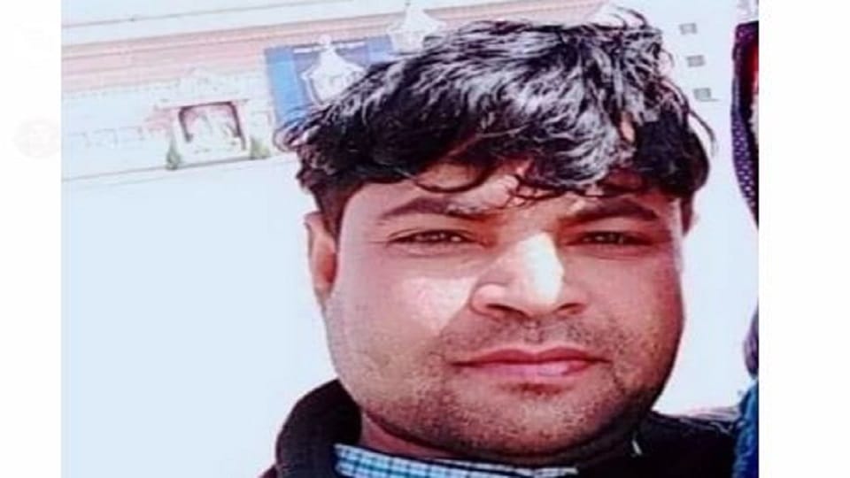 Passenger waiting for train at Mathura railway station died got chest pain lost his life