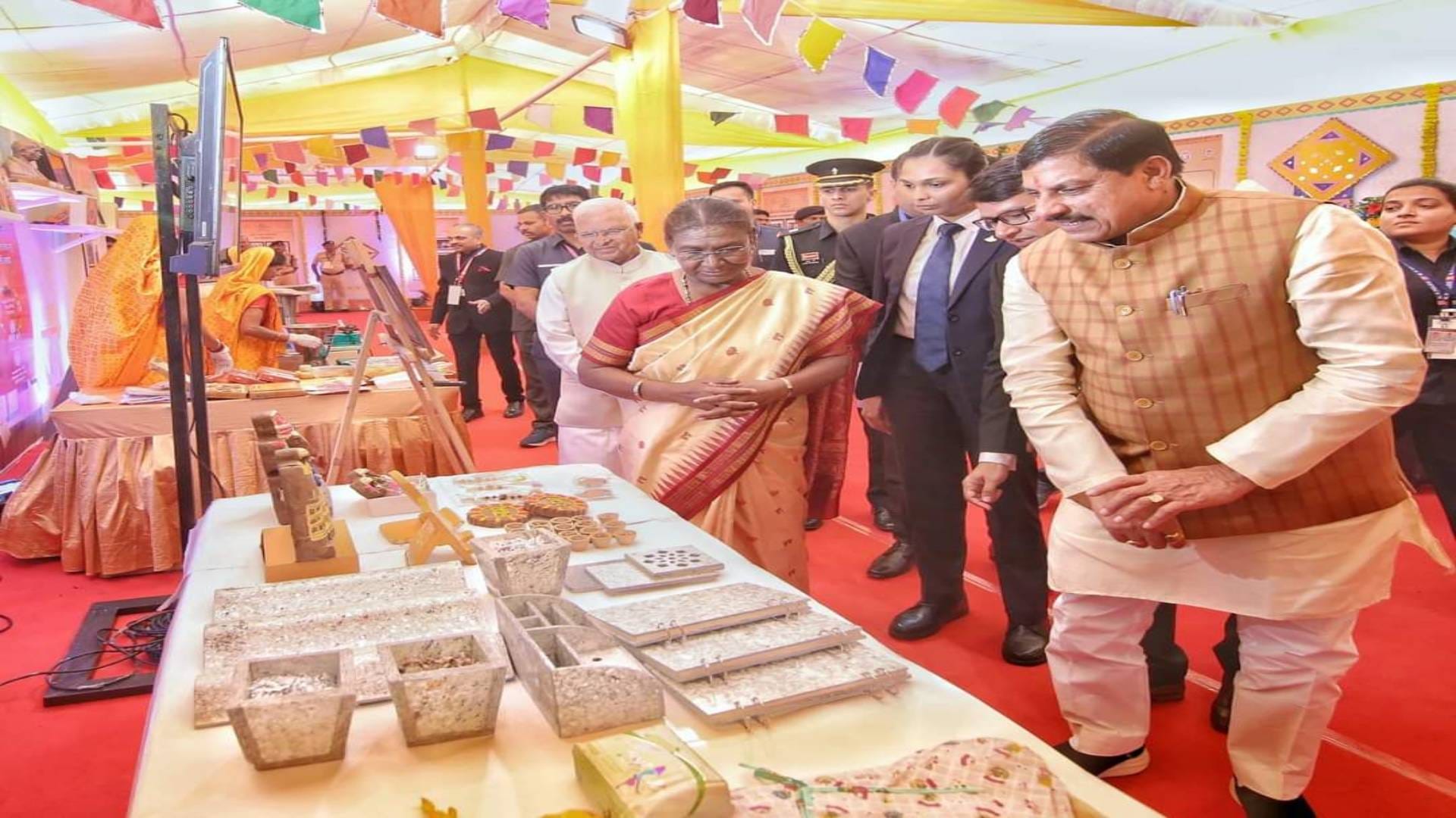 President Draupadi Murmu visit to Ujjain was focused on respect Bhoomi Pujan and meditation Photos