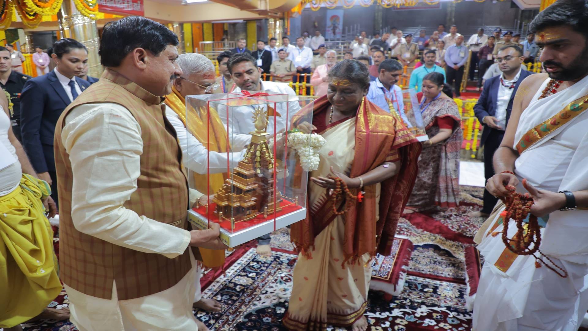 President Draupadi Murmu visit to Ujjain was focused on respect Bhoomi Pujan and meditation Photos
