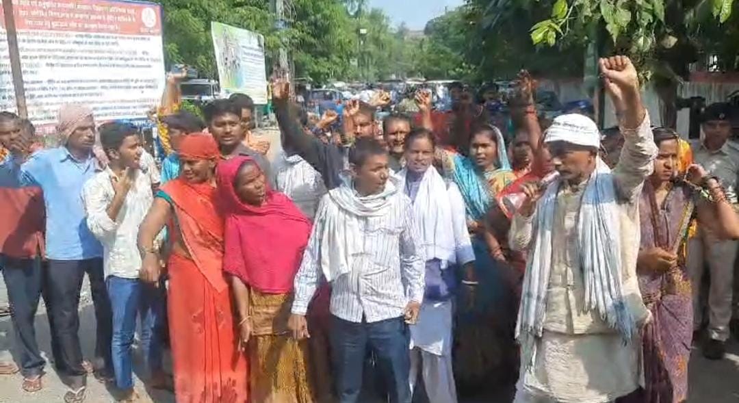 When their demands were not met, members of Lok Chetna Dal attempted self-immolation