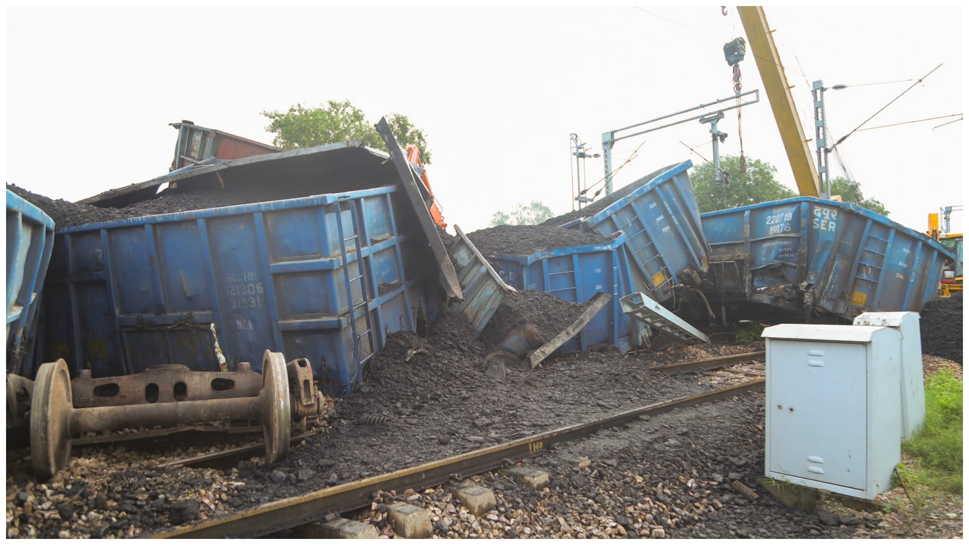 Mathura Train Accident: Passenger troubles increased trains running late read these details before travelling