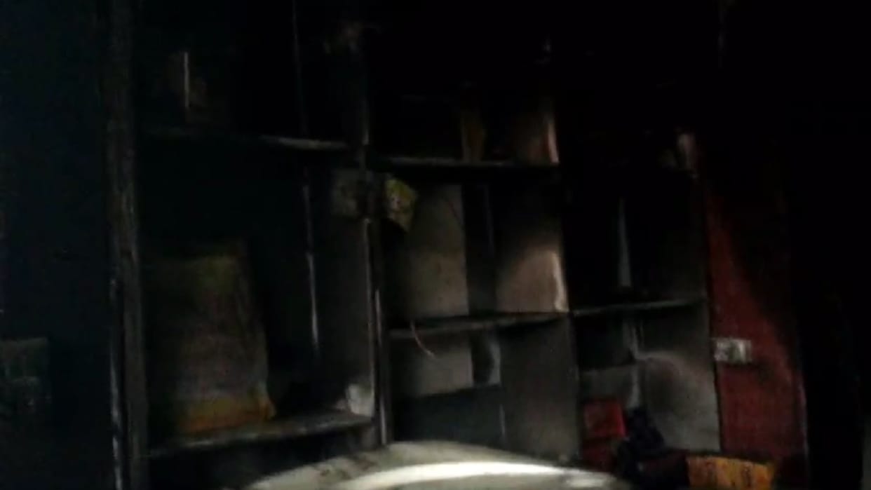 Fire broke out in juice corner in Mahendragarh, goods worth lakhs burnt to ashes