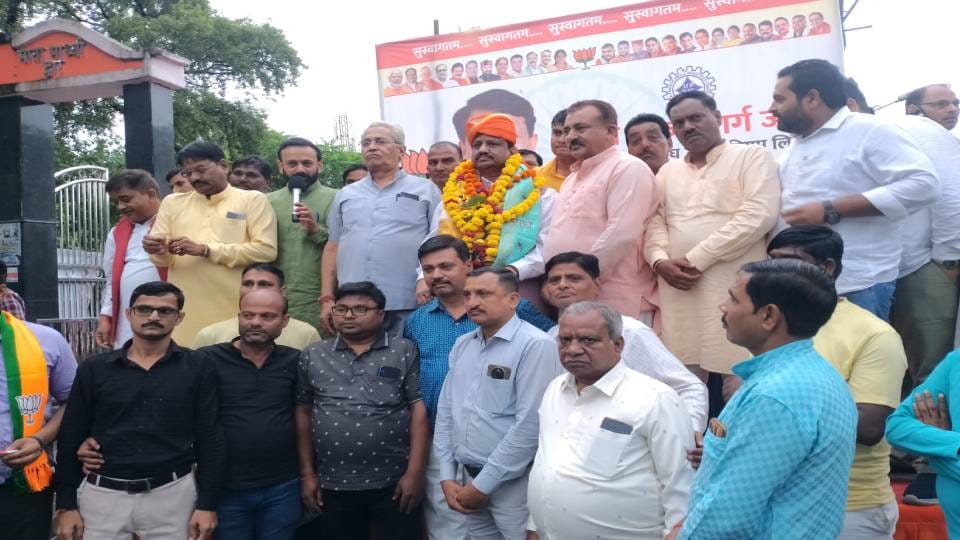 UPSICL chairman reached Agra and said industrial units will be set up on PPP model