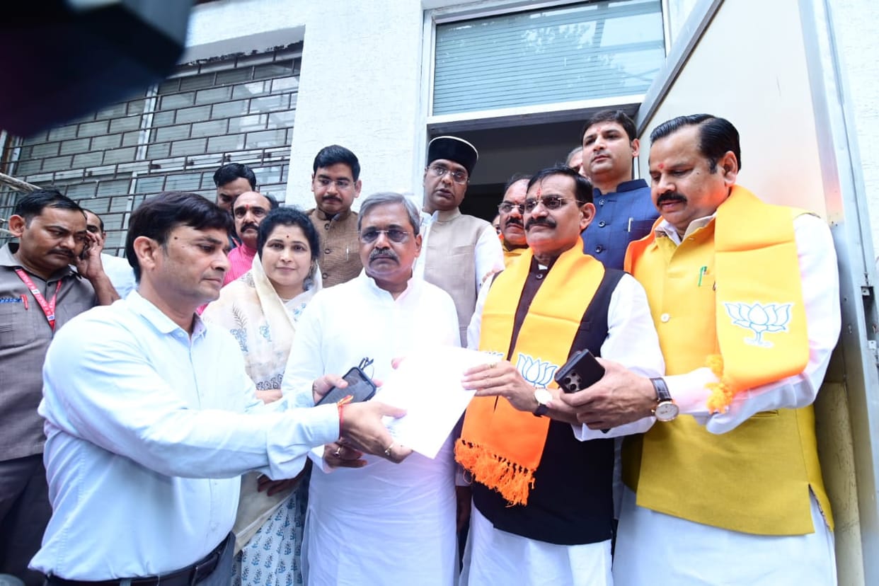 MP News: VD Sharma came to register FIR against Rahul Gandhi, said - his act comes in the category of treasono