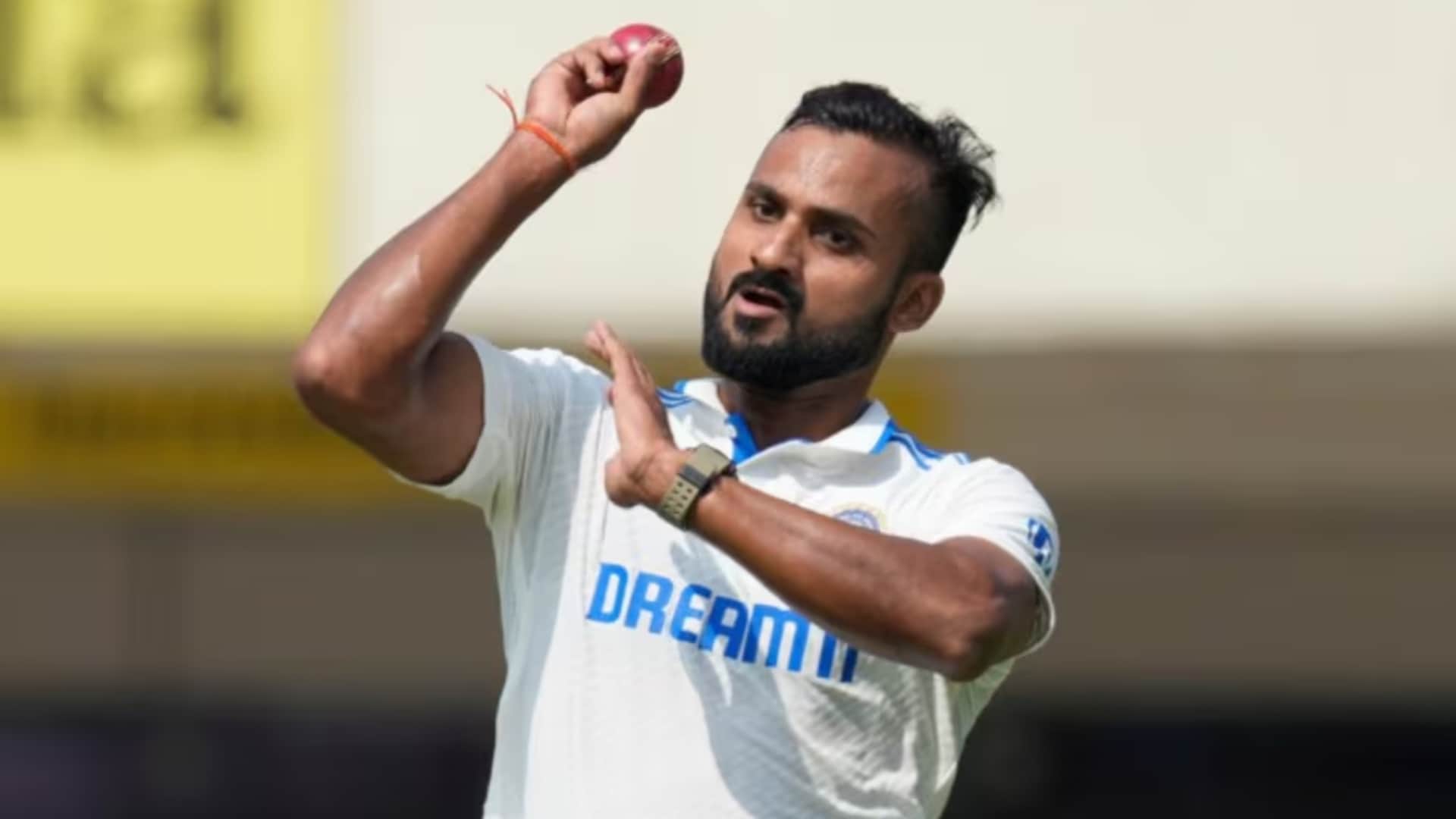 India Star Pacer Akash Deep Says He Will Never Play With Bat That Virat Kohli Gifted, Know the Reason