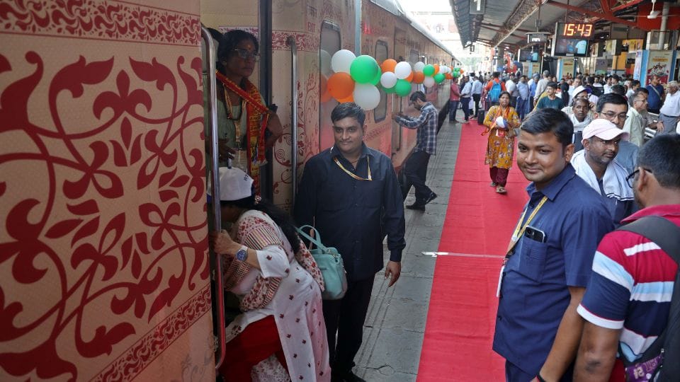IRCTC tour package price Bharat Gaurav Train Indore to Nepal Pashupatinath Yatra National Park safari