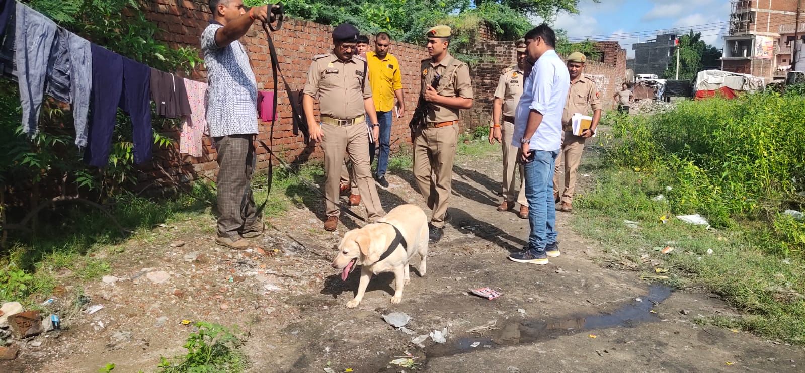 Theft By Breaking The Shutter Of A Gun House In Kanpur Dehat, Eight