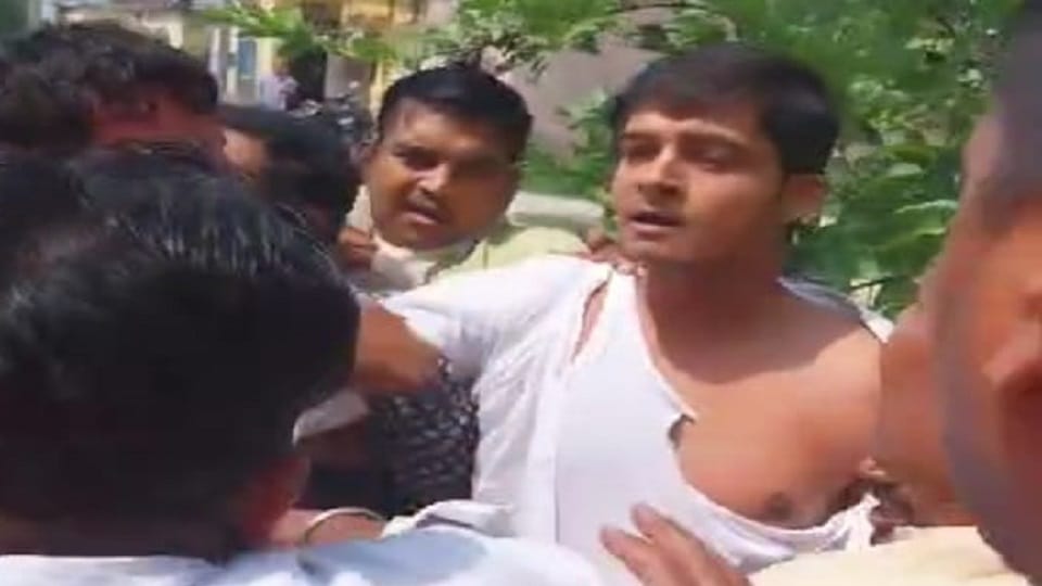 UP News: BJP members kicked and punched in front of the District President in Meerut, video went viral